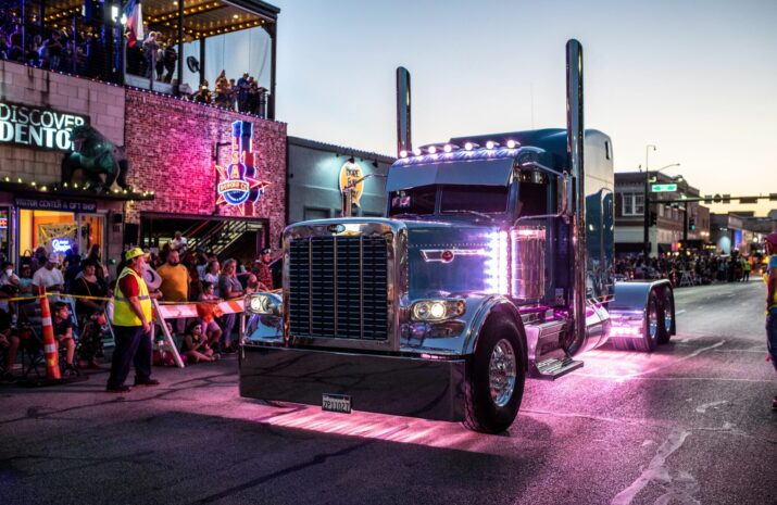 Peterbilt hosts Pride & Class Parade raising funds for United Way article image