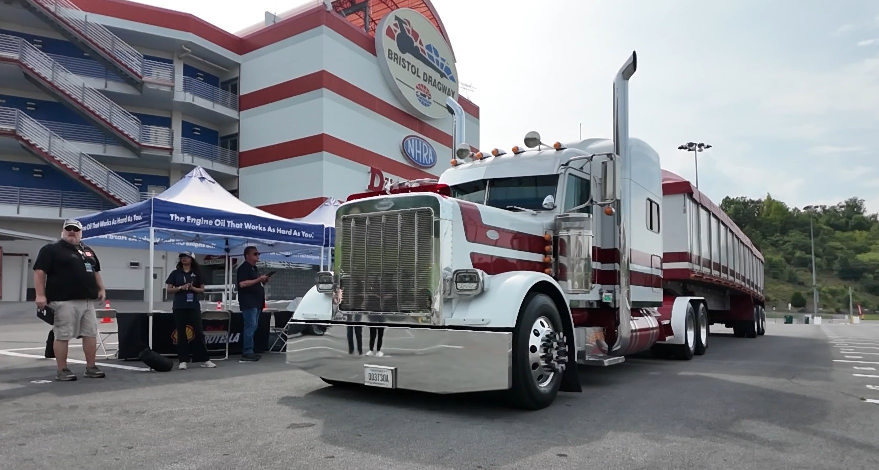 Picture of a truck