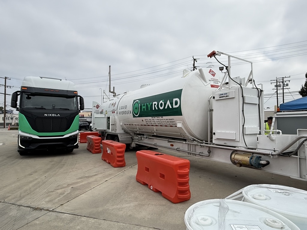Hyroad hydrogen fueling station