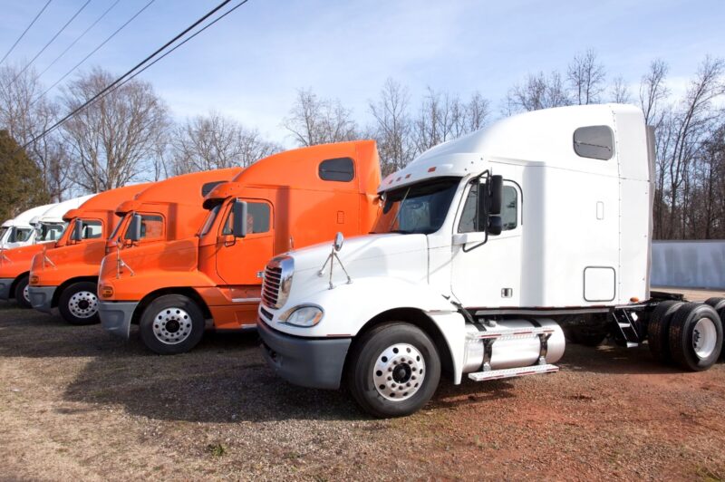 Used US Class 8 truck sales rebound in June as prices edge higher article image