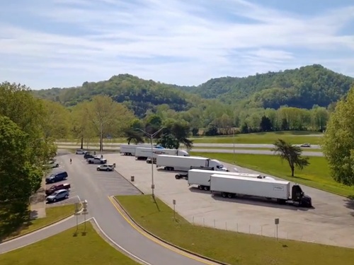 https://media.trucknews.com/wp-content/uploads/2026/09/tenn-parking.jpg