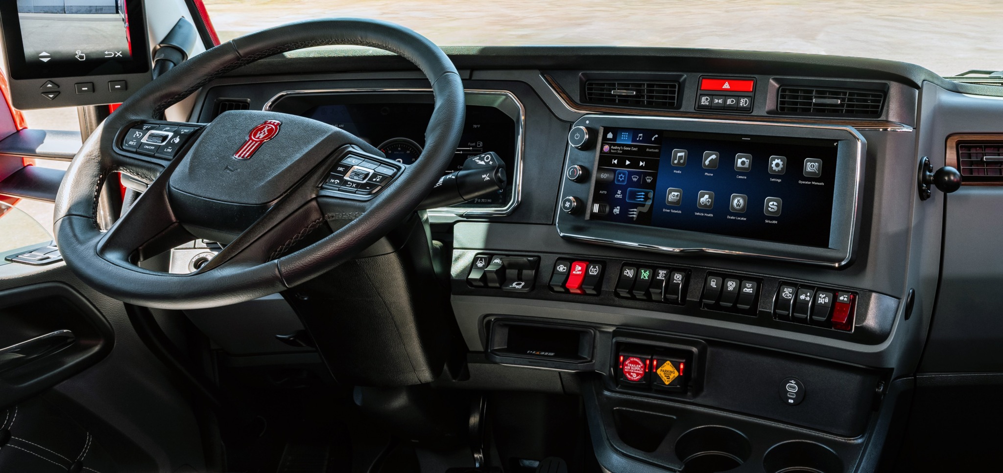 Peterbilt, Kenworth put driver information and vehicle health at ...
